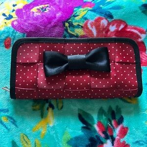 Harvey’s Disney Couture Minnie Mouse Clutch Zip Around Red Seatbelt Wallet
